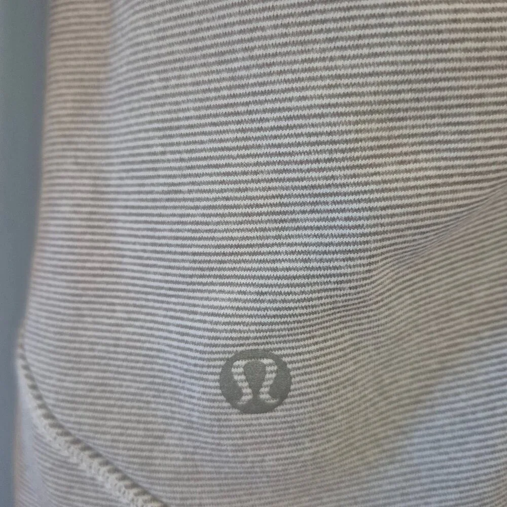 Lululemon Base Runner Ponytail Hoodie Pullover‎ Pocket Thumb Hole 6 Activewear